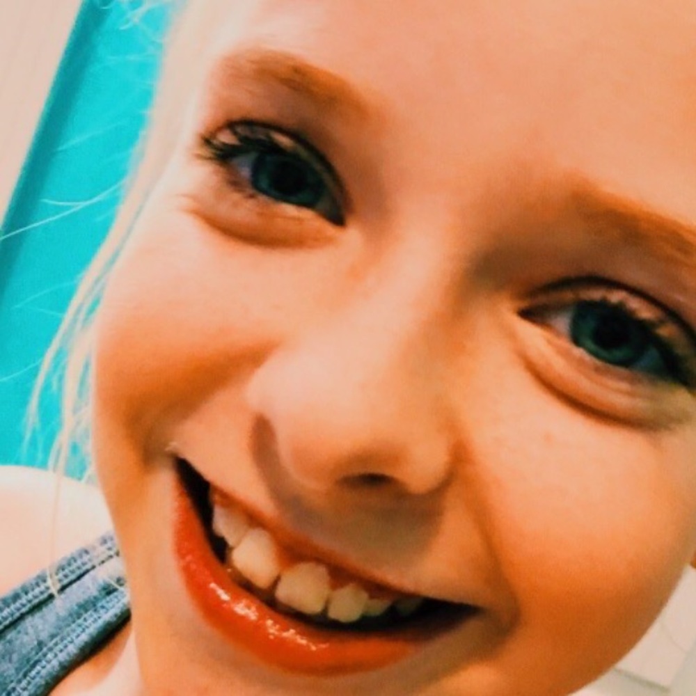 Meet your Posher, Makayla